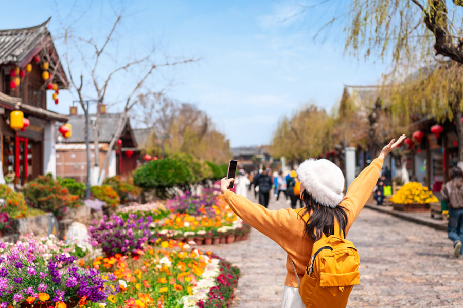 Turista disfrutando de las calles de China